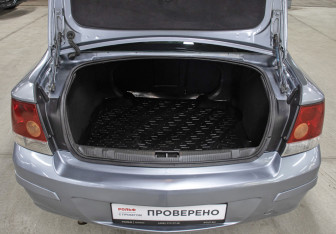 Подержанный автомобиль Opel Astra Sedan 2007 года (10 фото)