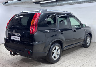 Подержанный автомобиль Nissan X-Trail 2008 года (5 фото)