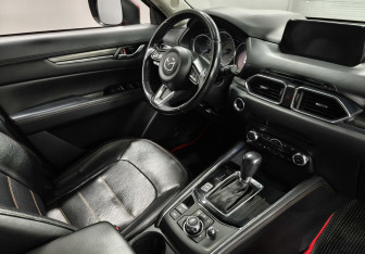 Подержанный автомобиль Mazda CX-5 2018 года (10 фото)