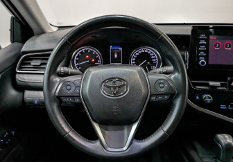 Подержанный автомобиль Toyota Camry Sedan 2022 года (21 фото)