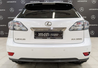 Подержанный автомобиль Lexus RX 2011 года (6 фото)