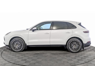 Подержанный автомобиль Porsche Cayenne 2019 года (8 фото)