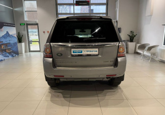 Подержанный автомобиль Land Rover Freelander 2014 года (5 фото)