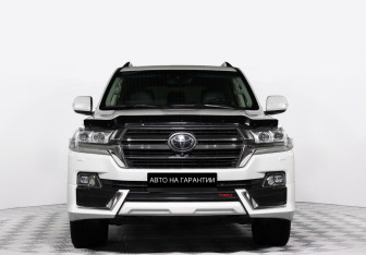 Подержанный автомобиль Toyota Land Cruiser Suv 2019 года (2 фото)