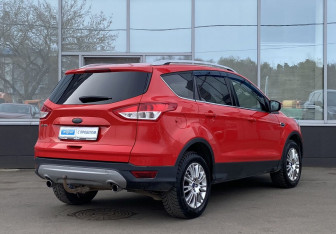 Подержанный автомобиль Ford Kuga 2014 года (5 фото)