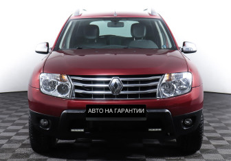 Подержанный автомобиль Renault Duster 2012 года (2 фото)
