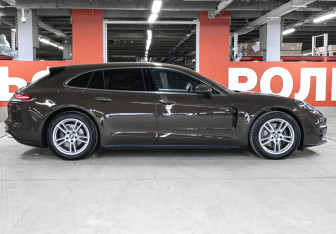 Подержанный автомобиль Porsche Panamera Wagon 2022 года (4 фото)