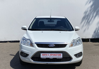 Подержанный автомобиль Ford Focus Sedan 2008 года (2 фото)