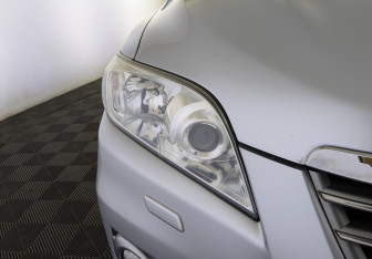 Подержанный автомобиль Toyota RAV4 2012 года (11 фото)