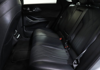 Подержанный автомобиль Exeed RX 2023 года (10 фото)