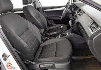 Подержанный автомобиль Skoda Octavia Liftback 2019 года (24 фото)