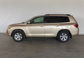 Подержанный автомобиль Toyota Highlander 2009 года (7 фото)
