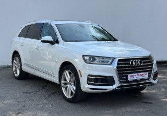 Подержанный автомобиль Audi Q7 2017 года (3 фото)