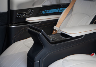 Новый Zeekr 009 2024 (39 фото)