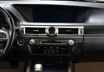 Подержанный автомобиль Lexus GS 2018 года (16 фото)