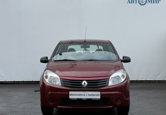 Подержанный автомобиль Renault Sandero 2011 года (2 фото)