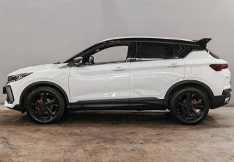 Подержанный автомобиль Geely Coolray 2023 года (8 фото)