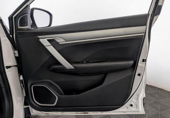 Подержанный автомобиль Geely Coolray 2023 года (24 фото)