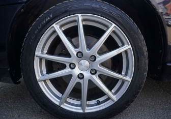 Подержанный автомобиль Volvo S60 2007 года (9 фото)