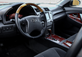 Подержанный автомобиль Toyota Camry Sedan 2011 года (10 фото)