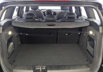 Подержанный автомобиль MINI Clubman Wagon 2019 года (10 фото)