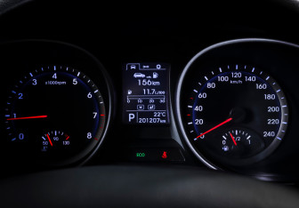 Подержанный автомобиль Hyundai Santa Fe 2013 года (16 фото)