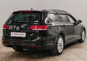 Подержанный автомобиль Volkswagen Passat Wagon 2019 года (5 фото)