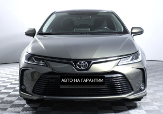 Подержанный автомобиль Toyota Corolla Sedan 2019 года (2 фото)