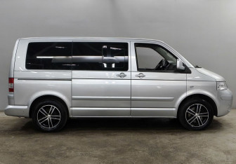 Подержанный автомобиль Volkswagen Multivan 2006 года (4 фото)