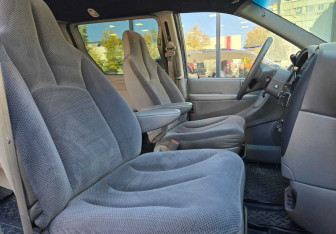 Подержанный автомобиль Dodge Caravan 2004 года (10 фото)