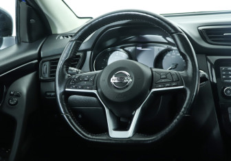 Подержанный автомобиль Nissan Qashqai 2019 года (15 фото)
