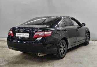 Подержанный автомобиль Toyota Camry Sedan 2008 года (5 фото)
