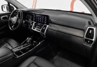 Подержанный автомобиль Kia Sorento 2021 года (9 фото)