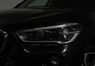 Подержанный автомобиль BMW X1 2017 года (8 фото)