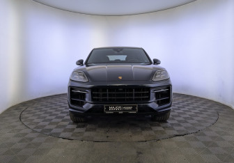 Подержанный автомобиль Porsche Cayenne 2024 года (2 фото)