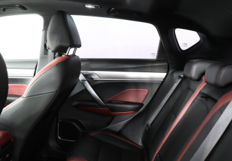 Подержанный автомобиль Geely Coolray 2023 года (12 фото)