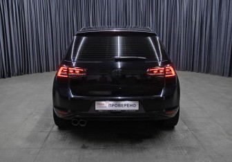 Подержанный автомобиль Volkswagen Golf Hatchback 2013 года (6 фото)