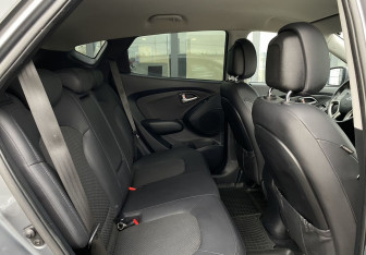 Подержанный автомобиль Hyundai ix35 2012 года (22 фото)