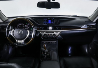 Подержанный автомобиль Lexus ES 2015 года (14 фото)