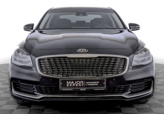 Подержанный автомобиль Kia K900 2022 года (2 фото)