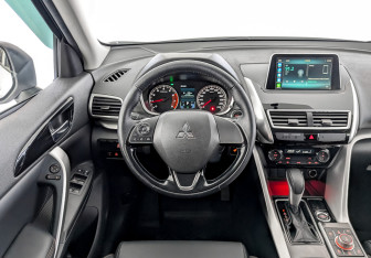 Подержанный автомобиль Mitsubishi Eclipse Cross 2022 года (22 фото)