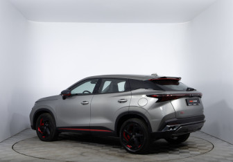 Подержанный автомобиль Omoda C5 2023 года (7 фото)