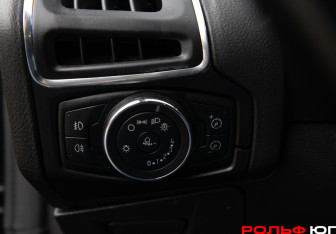 Подержанный автомобиль Ford Focus Wagon 2012 года (17 фото)