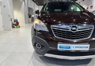 Подержанный автомобиль Opel Mokka 2014 года (8 фото)