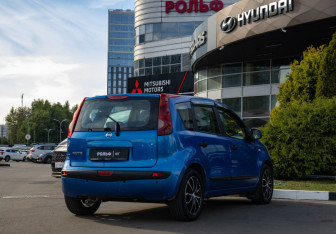 Подержанный автомобиль Nissan Note 2007 года (4 фото)