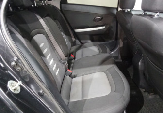 Подержанный автомобиль Kia Ceed Wagon 2013 года (11 фото)