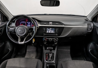 Подержанный автомобиль Kia Rio Hatchback 2021 года (14 фото)