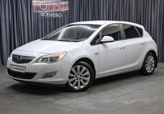 Подержанный автомобиль Opel Astra Hatchback 2011 года (1 фото)