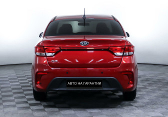 Подержанный автомобиль Kia Rio Sedan 2017 года (6 фото)