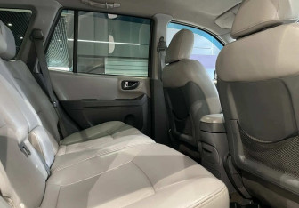 Подержанный автомобиль Hyundai Santa Fe 2011 года (12 фото)